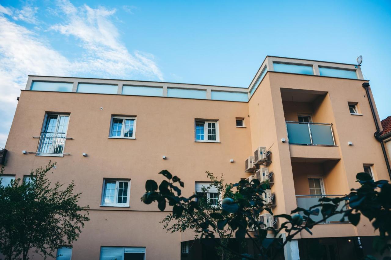 Elegant Studio Apartments Lasta Mostar Esterno foto